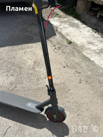 Пробег 4км - Електрическа тротинетка Xiaomi Mi Electric Scooter Pro 2, снимка 3 - Други спортове - 54155862
