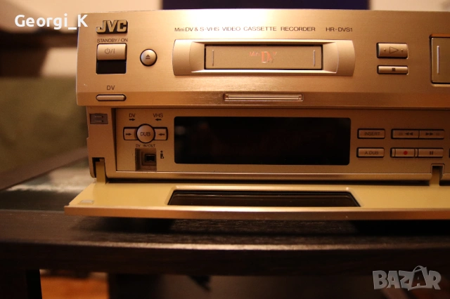 JVC HR-DVS1 видео рекордер SVHS и MiniDV, снимка 11 - Плейъри, домашно кино, прожектори - 54099444