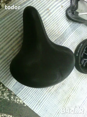 продавам 3бр.велоседалки и 3бр.бутилки за вода, снимка 12 - Части за велосипеди - 47990400