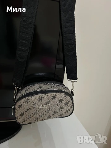 Стилна чанта Guess, снимка 3 - Чанти - 51204469