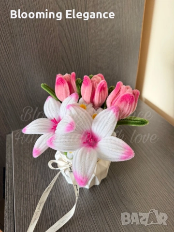 Вечна аранжировка в гипсова кашпа от плюшена тел - лалета и лилии