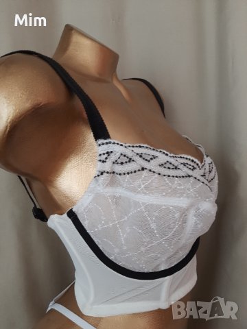 80 С Бял дантелен сутиен  с широк колан , снимка 2 - Бельо - 37648468