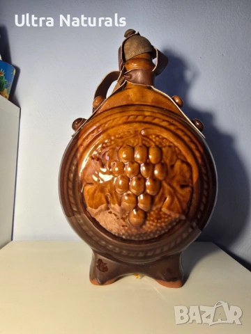 Керамична винтидж бъклица с релефно грозде като ново, снимка 2 - Антикварни и старинни предмети - 53126592