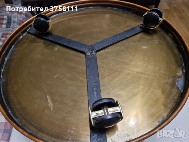 Продавам чисто нова ваза за цветя за под от кована мед и месинг италианско производство., снимка 2 - Стайни растения - 50892126