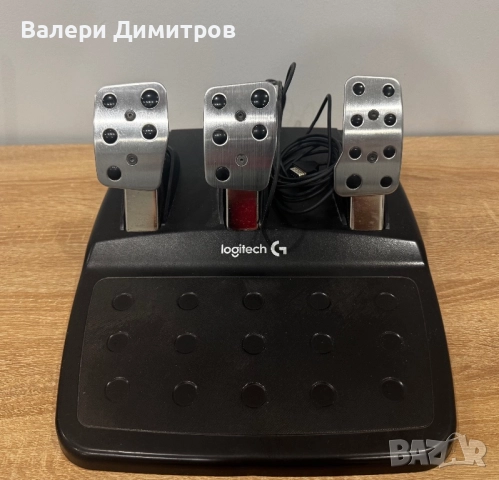 Logitech g29 волан с педали и скоростен лост shifter ПЪЛЕН КОМПЛЕКТ, снимка 4 - Аксесоари - 52806257