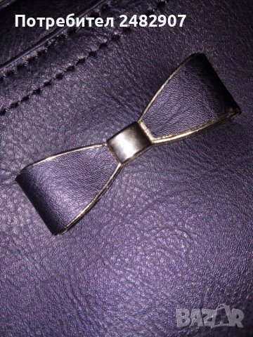 Малка черна чанта