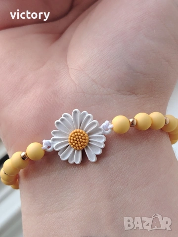 🌼 Комплект 2 гривни с маргаритка – Daisy Set 🌼, снимка 2 - Гривни - 54219372