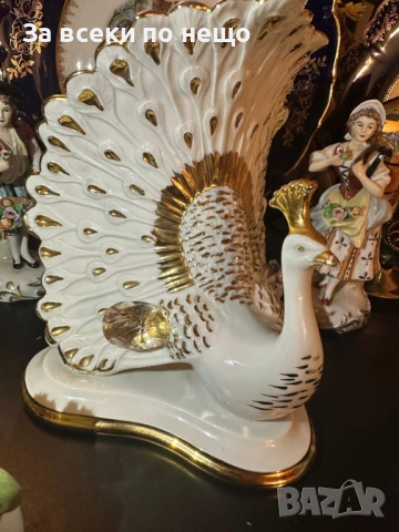 Capodimonte Italy Circa 1980 Porcelain Peacock Figurine W/ Colorful Crystal Accents Паунът Код P1848, снимка 3 - Декорация за дома - 53015053