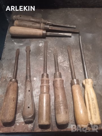 Стари инструменти.