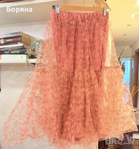 Продавам дамски поли 