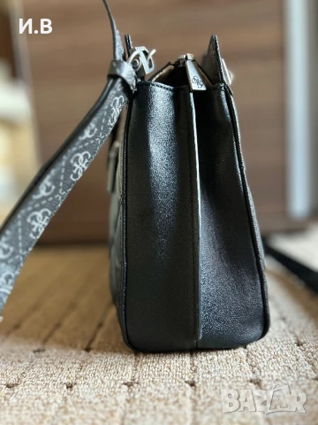 Оригинална чанта GUESS, снимка 7 - Чанти - 50847245