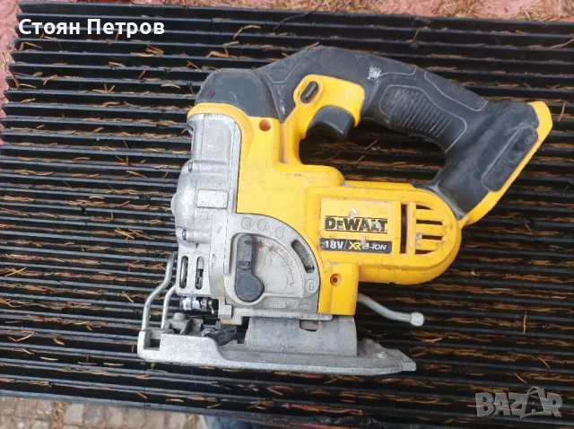 Акумулаторен прободен трион ,зеге Девалт DewaltDCS331  