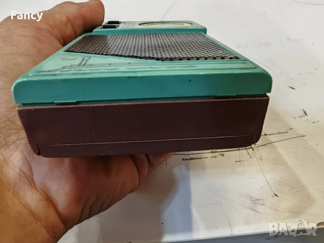 Старо руско портативно радио Олимпик 402 , снимка 7 - Антикварни и старинни предмети - 51330747
