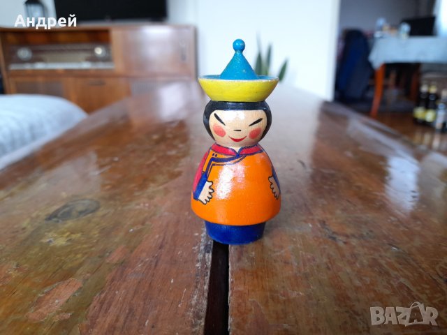 Стара дървена фигурка #9