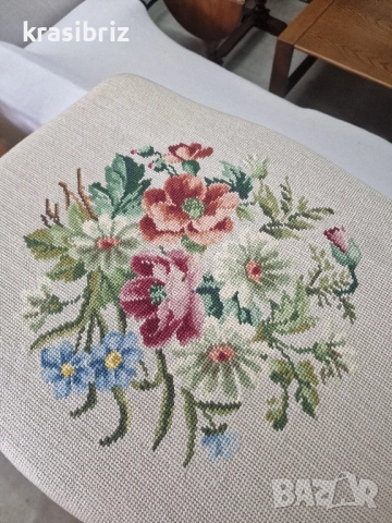 Масивна Барокова Табуретка-внос от Германия!, снимка 4 - Дивани и мека мебел - 51792829