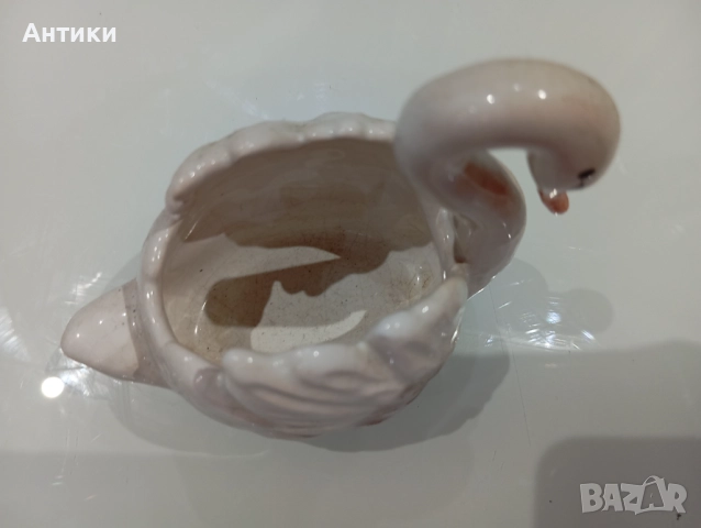 Порцеланов стар лебед, снимка 9 - Антикварни и старинни предмети - 52553813