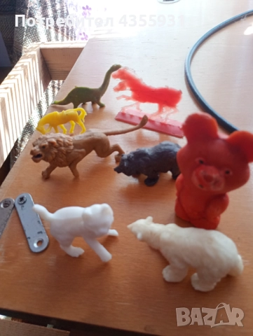 стари играчки фигури животни 