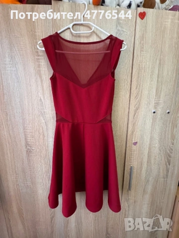 Червена рокля, снимка 2 - Рокли - 54293485