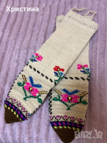Плетени вълнени чорапи за народна носия 
