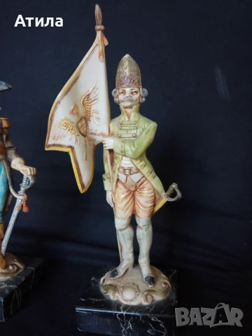 статуетка наполеонов войник 22/7 см, снимка 2 - Антикварни и старинни предмети - 50446315