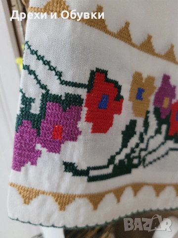 Нова ръчно бродирана блуза тип шевици , снимка 2 - Блузи с дълъг ръкав и пуловери - 54095832