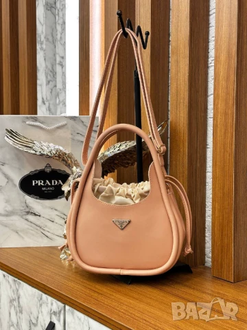 чанти prada, снимка 9 - Чанти - 51427758