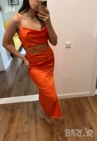 Сатенена рокля, снимка 3 - Рокли - 48628420