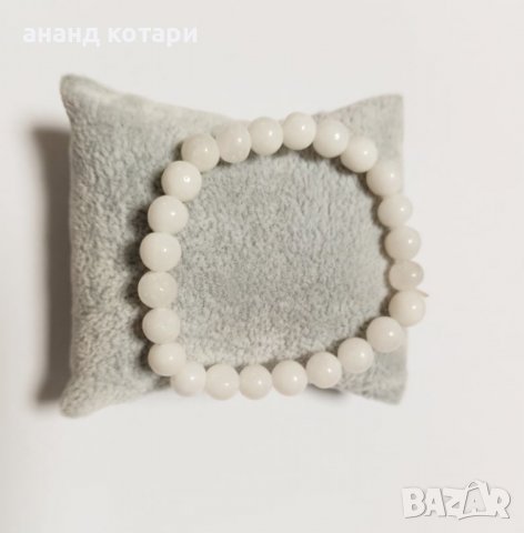 17 Гривна от естествен камък, чист бял ахат