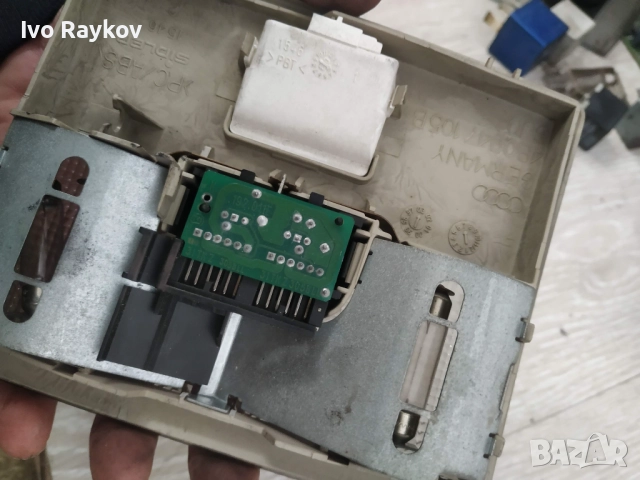 Плафон за  Audi A6 4B C5 , 4B0947105B, снимка 2 - Части - 52422835