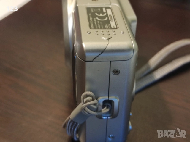 Компактен фотоапарат Hitachi HDC-861E 8.0MP, снимка 3 - Фотоапарати - 51444383