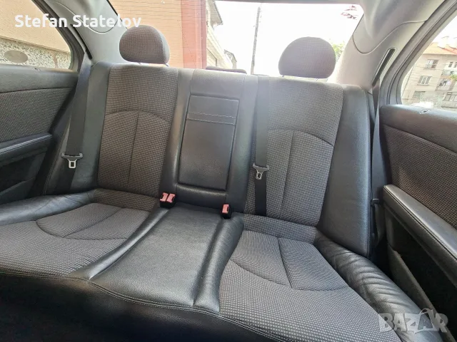 Продавам Мерцедес Е 240, снимка 5 - Автомобили и джипове - 56532924