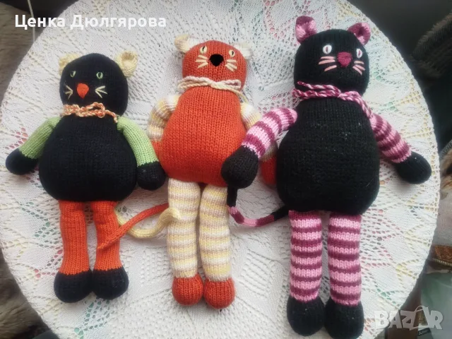 Ръчно плетени играчки котета примитиви