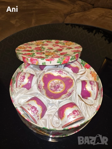 Страхотен сервиз за кафе от ЯПОНСКИ ПОРЦЕЛАН