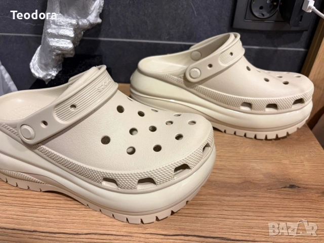 Сандали Crocs Mega Crush, снимка 3 - Сандали - 54184185