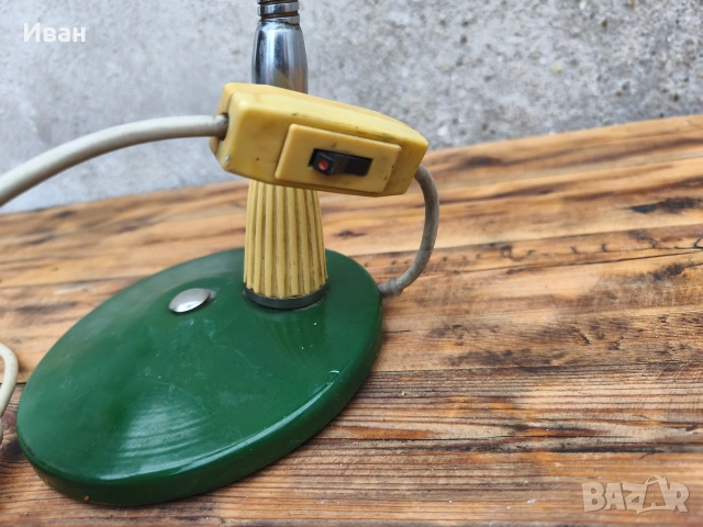 Соц индустриална настолна лампа , снимка 3 - Настолни лампи - 54103690