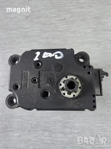 A2038201642 Моторче клапа парно Mercedes, снимка 2 - Части - 53897337