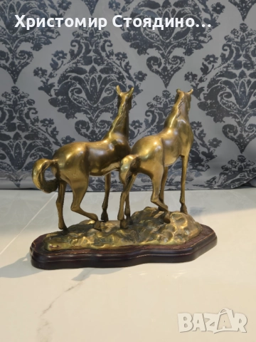 Бронзова скулптора два коня, снимка 3 - Антикварни и старинни предмети - 52135455