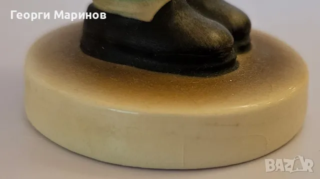 Goebel Hummel, порцеланова фигура, Girl with Doll, номер 239/B 1967 г.
, снимка 14 - Колекции - 48465641