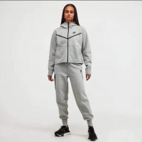 Дамски екипи Nike Tech Fleece в 4 цвята, снимка 1 - Спортни екипи - 38050473