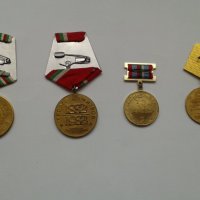 Значки и медали, снимка 3 - Колекции - 31898096