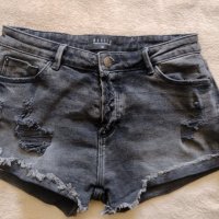 Къси панталонки MOHITO, снимка 1 - Къси панталони и бермуди - 37116317