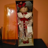 Порцеланова кукла Isabelle 45см Нова !, снимка 10 - Колекции - 42144713