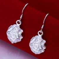 Сребърен комплект обици и пръстен с роза, снимка 1 - Колиета, медальони, синджири - 31939466