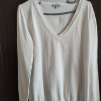 снежно бял пуловер с остро деколте  , снимка 1 - Блузи с дълъг ръкав и пуловери - 40626166