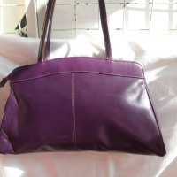 Елегантна Лилава чанта "belsac" , естесвена кожа с цип , снимка 1 - Чанти - 30555805