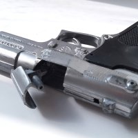Метален полицейски пистолет GONHER №45 Made in Spain, снимка 5 - Колекции - 44495050