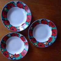 3 красиви порцеланови чинии    Wellco , снимка 1 - Чинии - 39973802