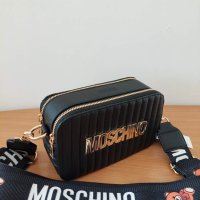 Луксозна черна чанта Moschino код DS-89-4, снимка 1 - Чанти - 40717110