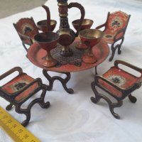 Мини декоративна бронзова маса с 4 стола и сервиз за чай, снимка 3 - Колекции - 31464400