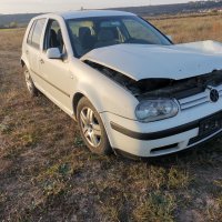 VW GOLF 4 1.6 2000Г НА ЧАСТИ , снимка 1 - Автомобили и джипове - 38571000